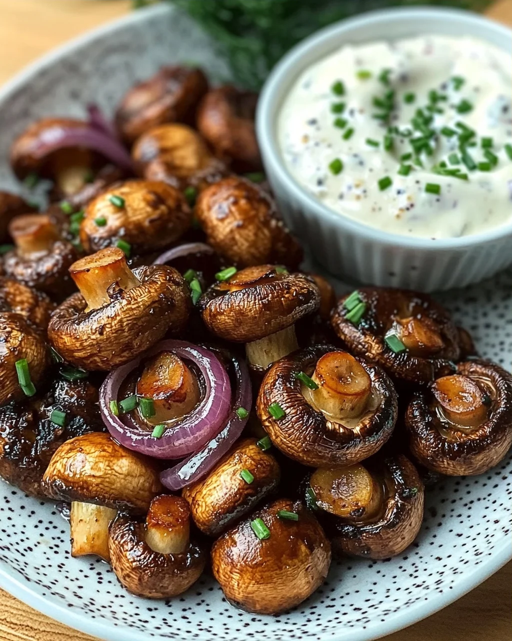Gebratene Champignons mit Knoblauchdip (Rezept wie vom Weihnachtsmarkt)