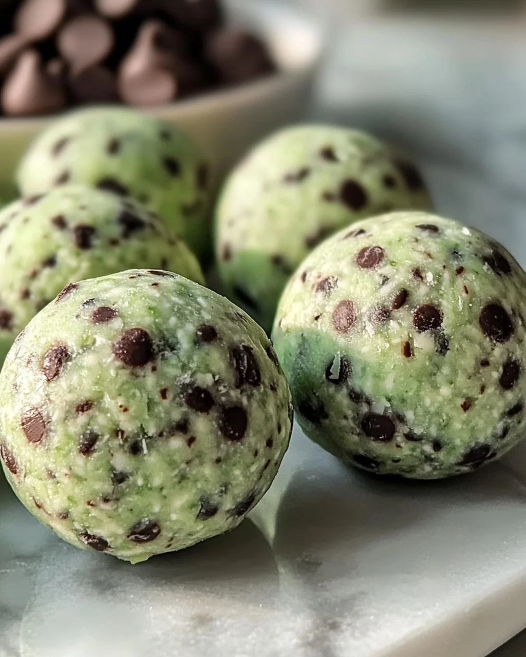 Minz-Schoko-Proteinbällchen Rezept: Gesunder Power-Snack!